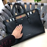 入手困難品！ バーバリー メンズ ブリーフケース 偽物