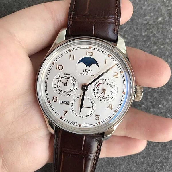 大人気!IWC 偽物 ポルトギーゼ パーペチュアル カレンダー iws28676