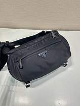 超希少! プラダ メンズ ショルダーバッグ 偽物2VH994 超希少! プラダ メンズ ショルダーバッグ 偽物2VH994