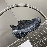 バレンシアガ ディフェンダー 偽物 スニーカー 超人気 bao76226