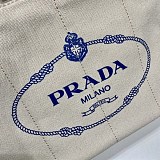 ★追跡付き発送で安心 プラダ ハンド トートバッグ CANAPA エンボスロゴ pug03931