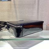 日本未入荷 プラダ メンズ ハンドバッグ 偽物2VH069