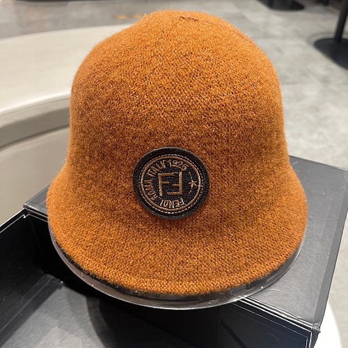 日本未入荷 フェンディ ハット 偽物