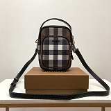 【大特価】 バーバリー メンズ 携帯電話バッグ スーパーコピー