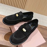 入手困難 ミュウミュウ ロゴディテール スエード 偽物 ローファー myg90849