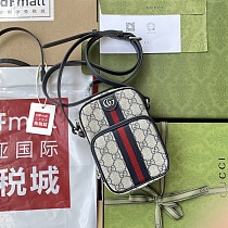 ☆超人気☆ グッチ メンズ 携帯電話バッグ 偽物671682