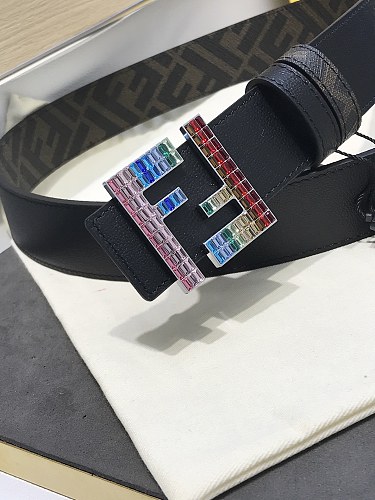 使い勝手良 フェンディ 新作 メンズベルト 偽物 35mm