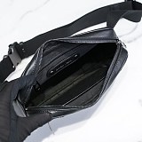 最安値挑戦ボッテガヴェネタ イントレチャートレザー ベルトバッグ 偽物 bow61527