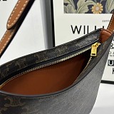 ★日本!!人気！セリーヌ トリオンフ 偽物 キャンバス クロックバッグ 112272CUZ04LU