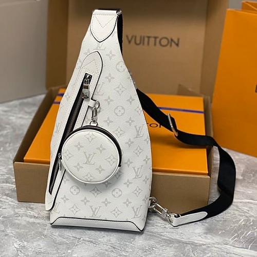 可愛いルイヴィトン スーパーコピー エクリプス デュオ スリングバッグ vuu68204