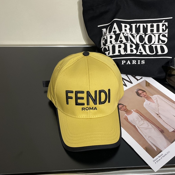 ☆超人気☆ フェンディ キャップ 偽物