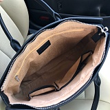 日本未入荷 プラダ メンズ ブリーフケース 偽物