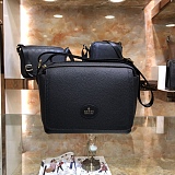 日本未入荷 グッチ メンズ ショルダーバッグ 偽物