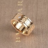 ＜最新で絶対欲しい>ブルガリ ロゴリング 偽物 ダイヤ付き 指輪 Bub56163