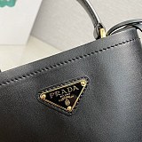 プラダ サフィアーノレザー ミニバッグ 偽物 pur07658