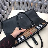 入手困難品！ バーバリー メンズ ブリーフケース 偽物