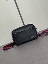 《人気★》 グッチ メンズ ショルダーバッグ スーパーコピー 《人気★》 グッチ メンズ ショルダーバッグ スーパーコピー