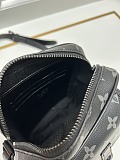 人気No1 2024 ルイヴィトン 新作携帯 電話 バッグ 偽物