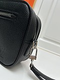 日本未入荷 2024 ルイヴィトン 新作クラッチバッグ 偽物
