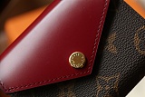 お洒落 ルイヴィトン 折り財布 コピー M62933