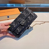 高品質♪♪♪ 2024 ルイヴィトン 新作 iPhone ケース 全機種 販売 コピー