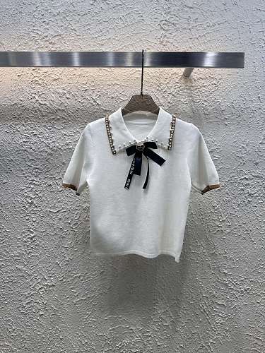 注目アイテム☆ 2025 ミュウミュウ 新作 半袖Tシャツ コピー  2色