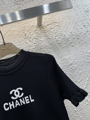 使い勝手良し 2025 シャネル 新作 半袖Tシャツ コピー 3色