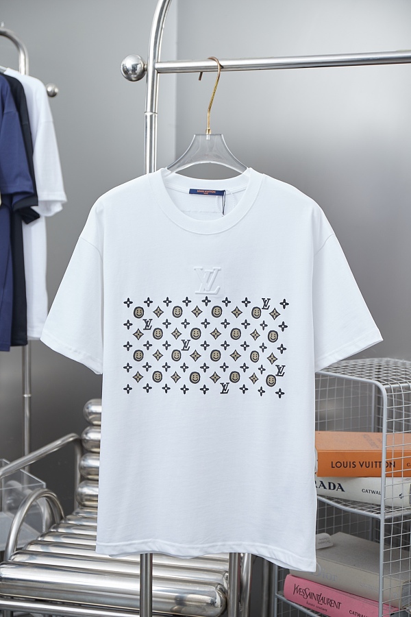 入手困難！2025 ルイヴィトン 新作 半袖Tシャツ コピー