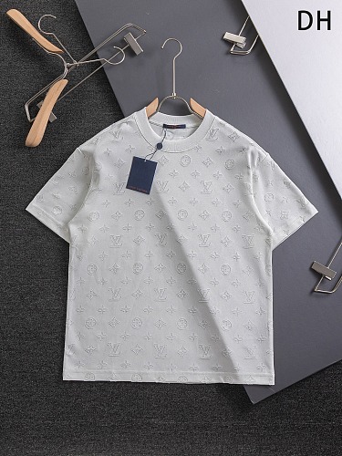 目を惹くカラー 2025 ルイヴィトン 新作 半袖Tシャツ 偽物