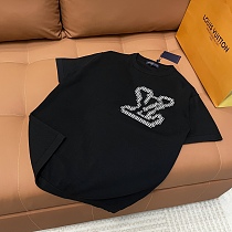 ☆超人気☆ 2025 ルイヴィトン 新作 半袖Tシャツ 偽物