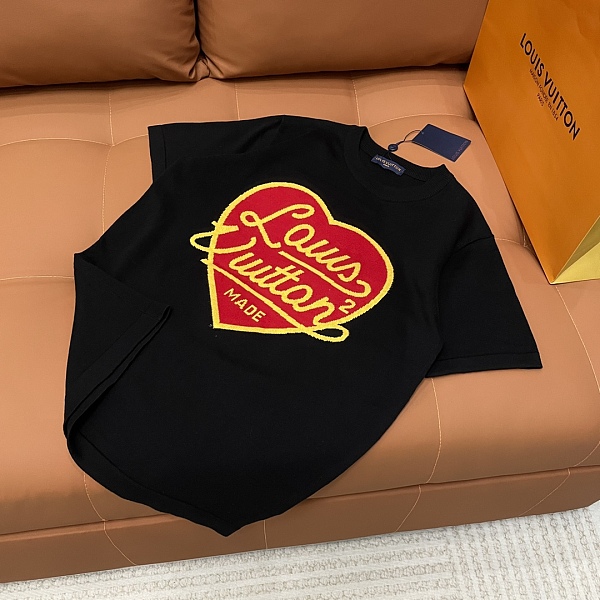 入手困難品！2025 ルイヴィトン 新作 半袖Tシャツ スーパーコピー