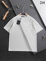 完売必至 2025 ルイヴィトン 新作 半袖Tシャツ 偽物
