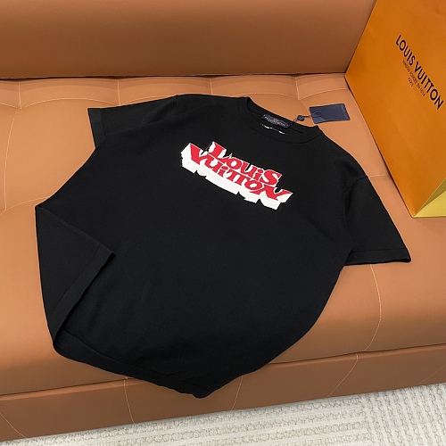 希少♪限定 2025 ルイヴィトン 新作 半袖Tシャツ 偽物