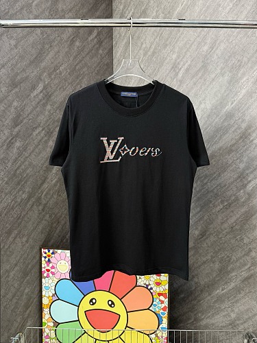高品質 2025 ルイヴィトン 新作 半袖Tシャツ スーパーコピー 2色