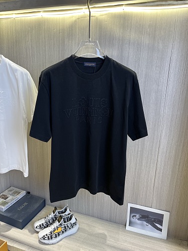 お洒落 2025 ルイヴィトン 新作 半袖Tシャツ スーパーコピー 2色