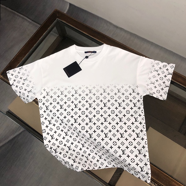 ★日本!!人気！2025 ルイヴィトン 新作 半袖Tシャツ 偽物