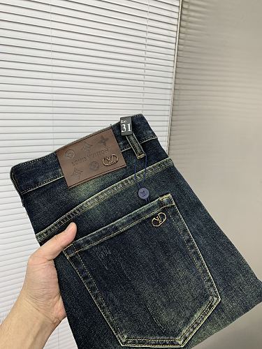 日本未入荷 2025 ルイヴィトン 新作 ジーンズ 偽物