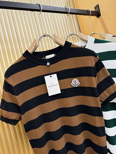 高品質♪♪♪ 2025 モンクレール 新作 半袖Tシャツ 偽物