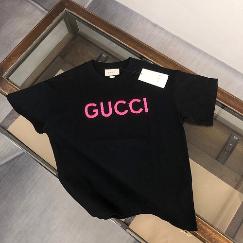 累積売上総額第１位！2025 グッチ 新作 半袖Tシャツ スーパーコピー