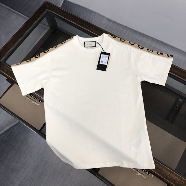 超希少！2025 グッチ 新作 半袖Tシャツ スーパーコピー