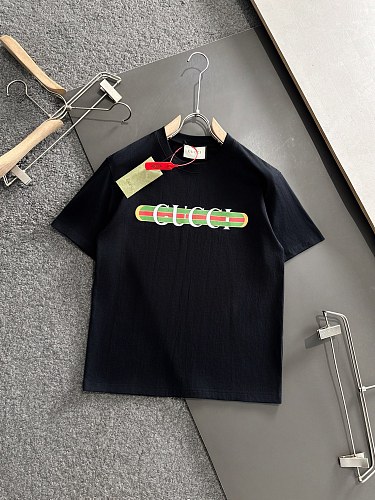 超希少！2025 グッチ 新作 半袖Tシャツ コピー
