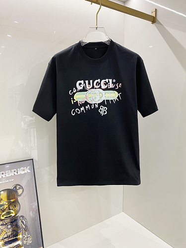 新色登場☆ 2025 グッチ 新作 半袖Tシャツ スーパーコピー