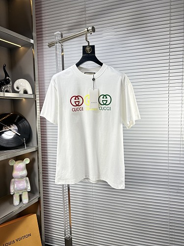 超希少！2025 グッチ 新作 半袖Tシャツ スーパーコピー