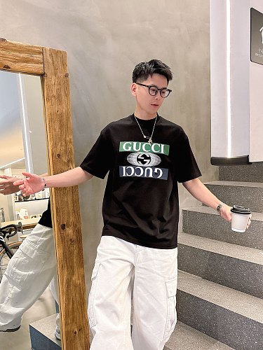 入手困難品！2025 グッチ 新作 半袖Tシャツ 偽物