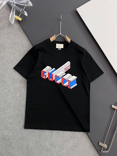 ★日本!!人気！2025 グッチ 新作 半袖Tシャツ コピー