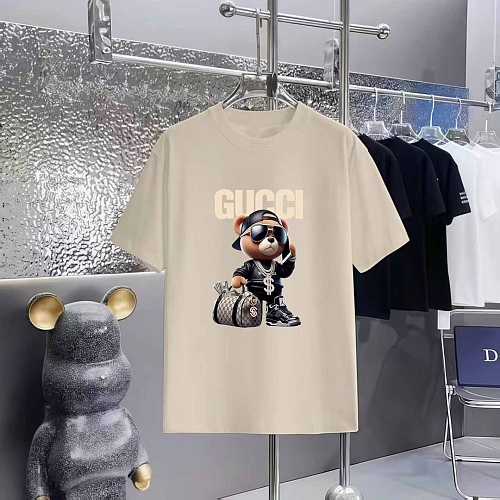 人気急上昇 2025 グッチ 新作 半袖Tシャツ 偽物