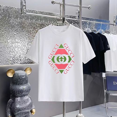 人気急上昇新作 2025 グッチ 新作 半袖Tシャツ コピー