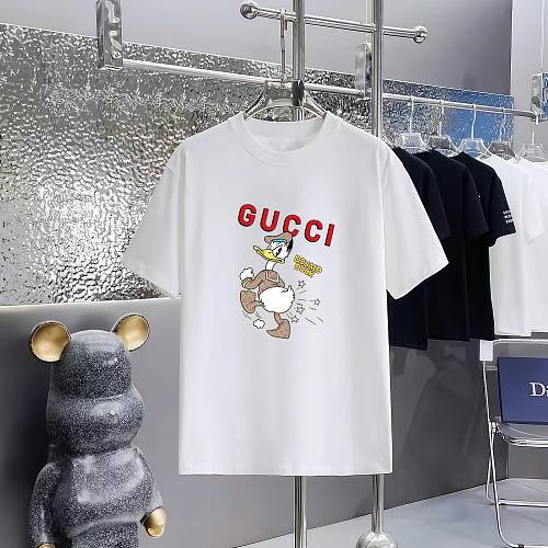 人気急上昇新作 2025 グッチ 新作 半袖Tシャツ コピー