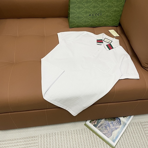 【即発】★ 2025 グッチ 新作 半袖Tシャツ スーパーコピー