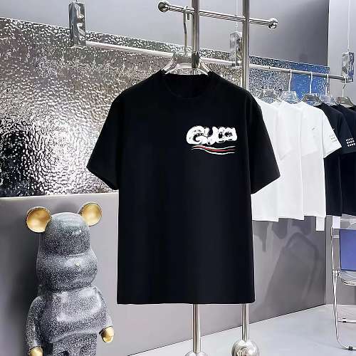日本未入荷 2025 グッチ 新作 半袖Tシャツ スーパーコピー